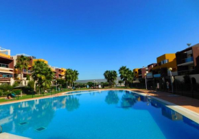 Hermoso apartamento con piscina en residencial